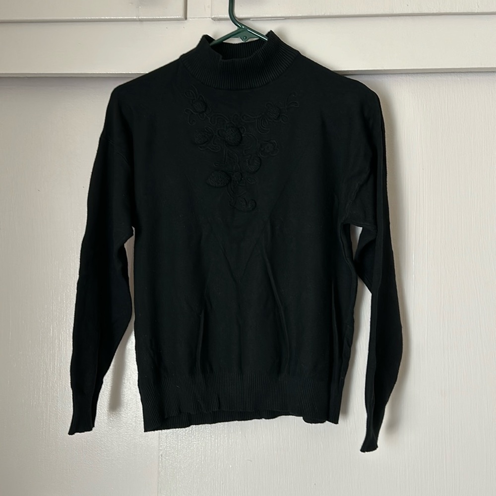 Knit Floral Embroidered Top